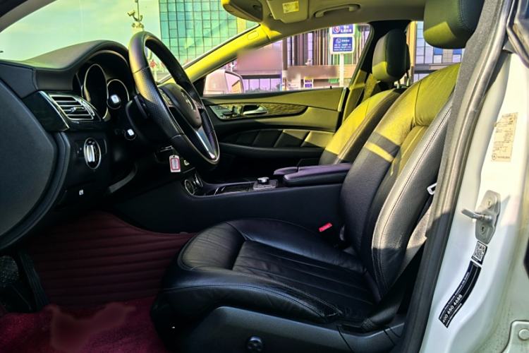 Used Mercedes-Benz CLS 2012 CLS 300 CGI Interior 6