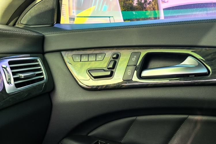 Used Mercedes-Benz CLS 2012 CLS 300 CGI Interior 8