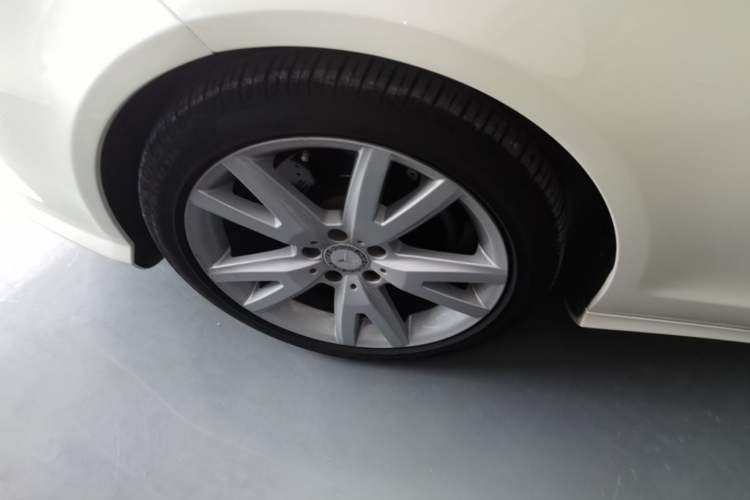 Used Mercedes-Benz CLS 2012 CLS 300 CGI Left Front Wheel Hub