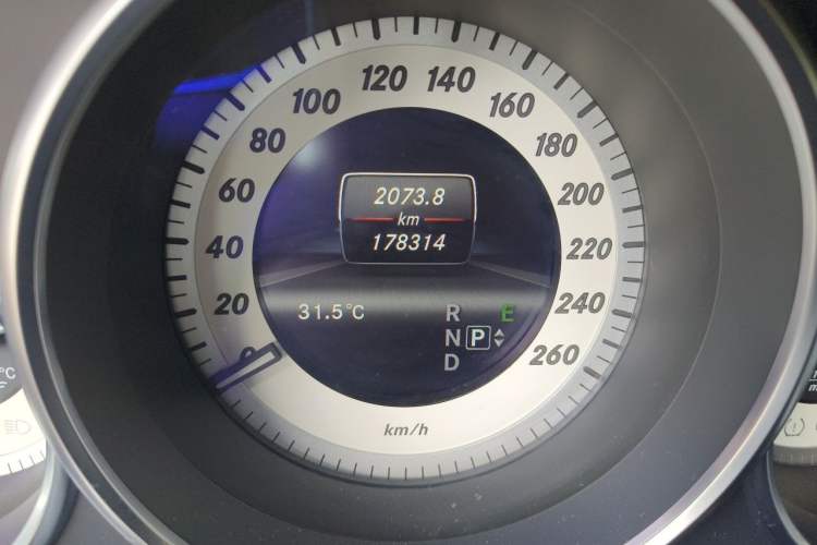 Used Mercedes-Benz CLS 2012 CLS 300 CGI Odometer Close Up