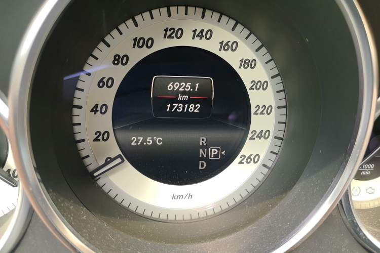 Used Mercedes-Benz CLS 2012 CLS 350 CGI Odometer Close Up