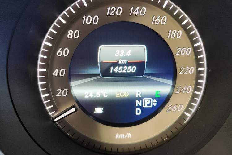Used Mercedes-Benz CLS 2012 CLS 300 CGI Odometer Close Up