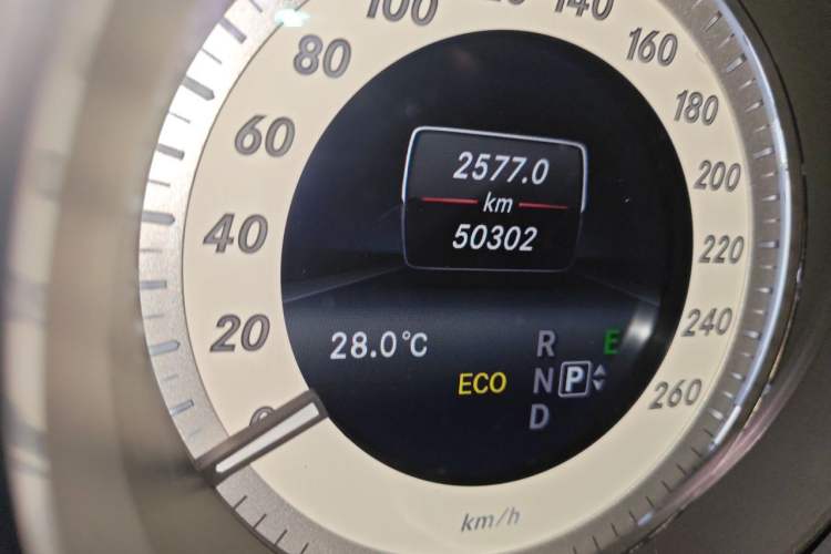 Used Mercedes-Benz CLS 2012 CLS 300 CGI Odometer Close Up