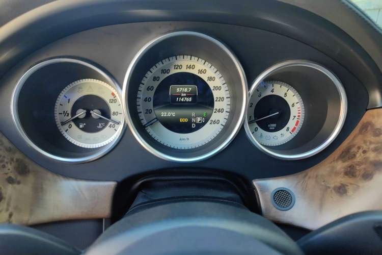 Used Mercedes-Benz CLS 2012 CLS 300 CGI Odometer Close Up