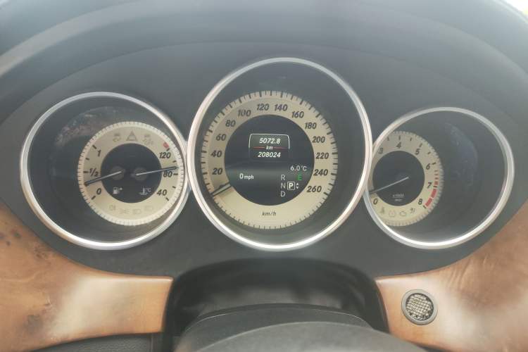Used Mercedes-Benz CLS 2012 CLS 300 CGI Odometer Close Up