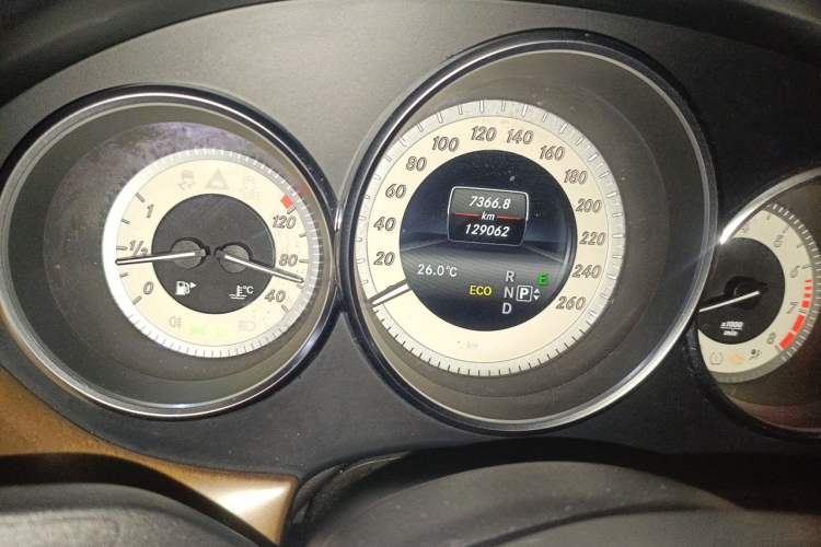 Used Mercedes-Benz CLS 2012 CLS 300 CGI Odometer Close Up