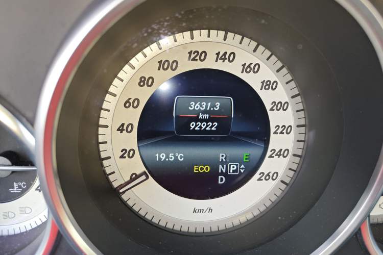 Used Mercedes-Benz CLS 2012 CLS 300 CGI Odometer Close Up