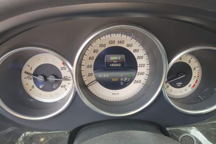 Used Mercedes-Benz CLS 2012 CLS 300 CGI Odometer Close Up