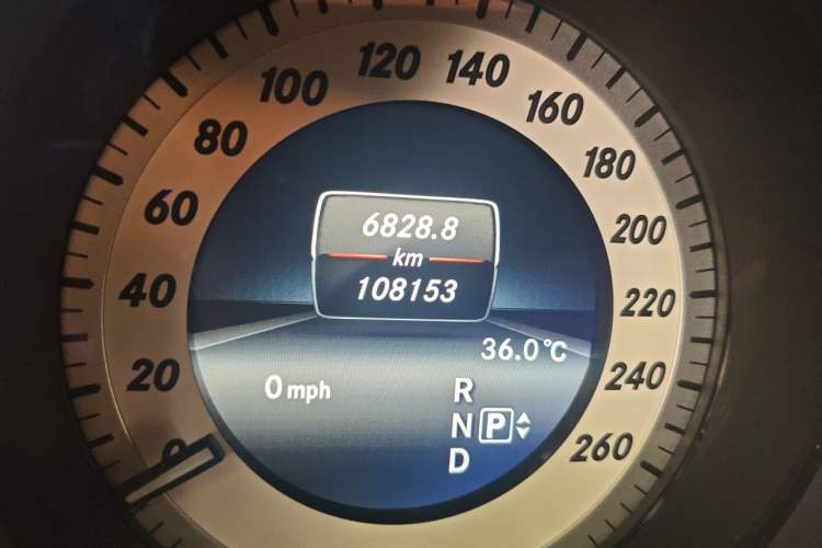 Used Mercedes-Benz CLS 2012 CLS 300 CGI Odometer Close Up