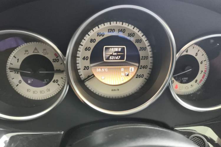 Used Mercedes-Benz CLS 2012 CLS 300 CGI Odometer Close Up