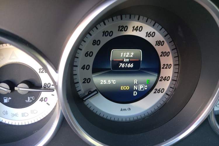 Used Mercedes-Benz CLS 2012 CLS 300 CGI Odometer Close Up