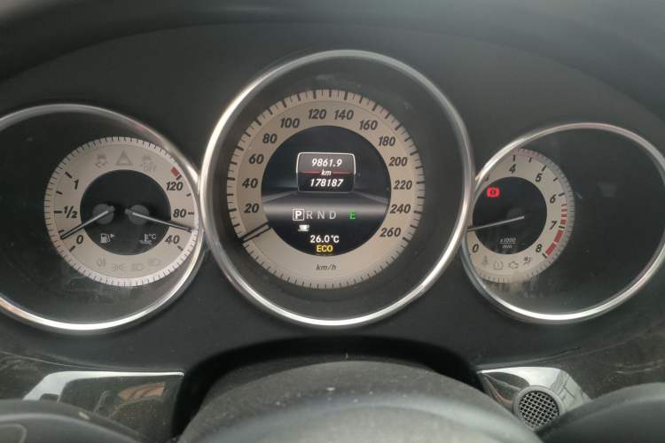 Used Mercedes-Benz CLS 2012 CLS 300 CGI Odometer Close Up