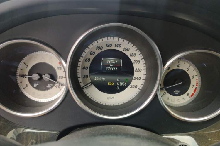 Used Mercedes-Benz CLS 2012 CLS 300 CGI Odometer Close Up