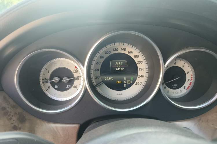 Used Mercedes-Benz CLS 2012 CLS 300 CGI Odometer Close Up
