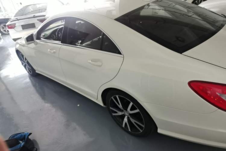 Used Mercedes-Benz CLS 2012 CLS 300 CGI Rear Left 45 Deg