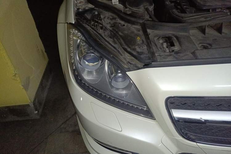 Used Mercedes-Benz CLS 2012 CLS 300 CGI Right Front Headlight