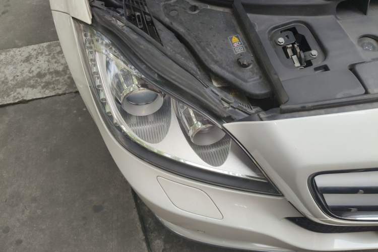 Used Mercedes-Benz CLS 2012 CLS 300 CGI Right Front Headlight