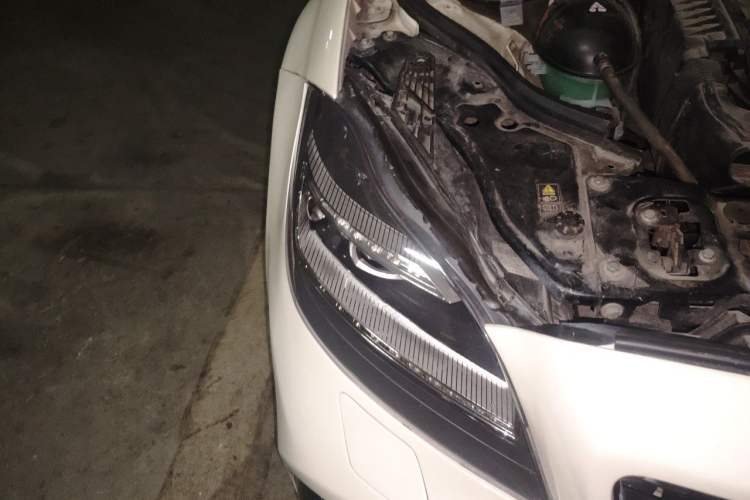 Used Mercedes-Benz CLS 2012 CLS 350 CGI Right Front Headlight