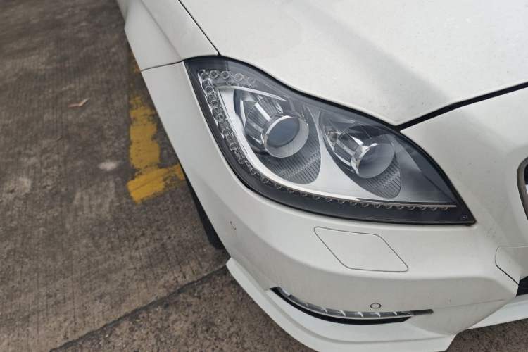Used Mercedes-Benz CLS 2012 CLS 300 CGI Right Front Headlight