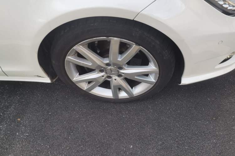 Used Mercedes-Benz CLS 2012 CLS 300 CGI Right Front Wheel Hub