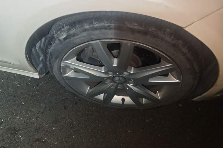 Used Mercedes-Benz CLS 2012 CLS 300 CGI Right Front Wheel Hub