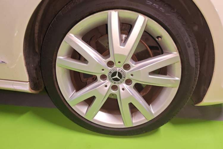 Used Mercedes-Benz CLS 2012 CLS 300 CGI Right Front Wheel Hub