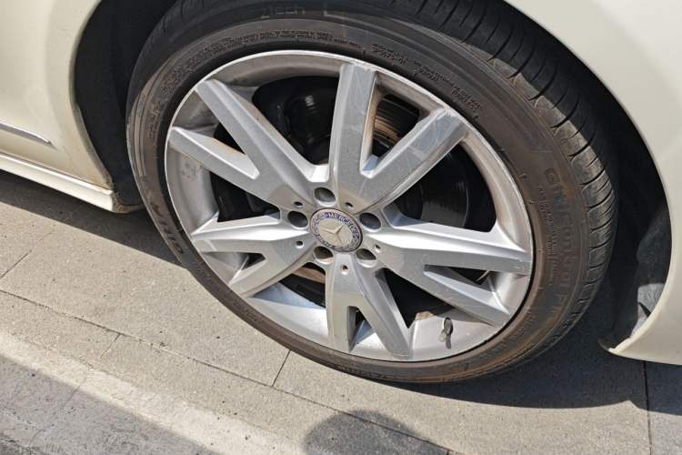 Used Mercedes-Benz CLS 2012 CLS 300 CGI Right Front Wheel Hub