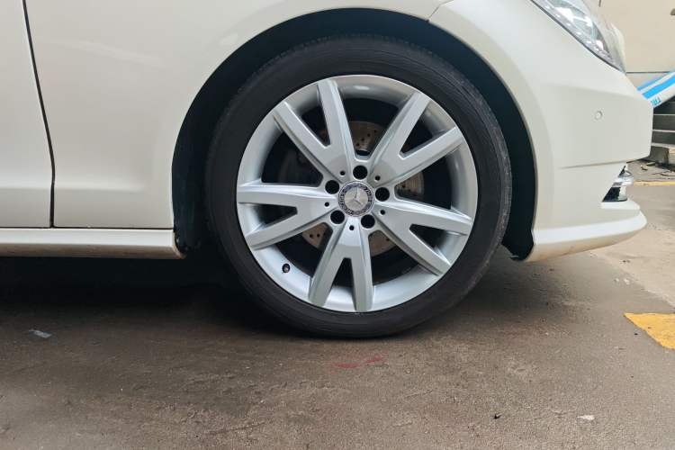 Used Mercedes-Benz CLS 2012 CLS 300 CGI Right Front Wheel Hub
