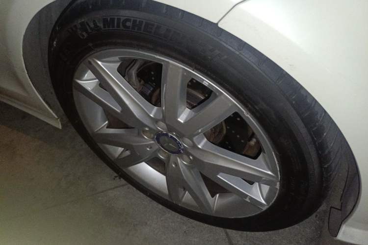 Used Mercedes-Benz CLS 2012 CLS 300 CGI Right Front Wheel Hub