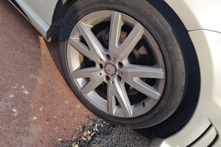 Used Mercedes-Benz CLS 2012 CLS 300 CGI Right Front Wheel Hub