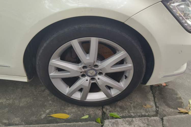 Used Mercedes-Benz CLS 2012 CLS 300 CGI Right Front Wheel Hub