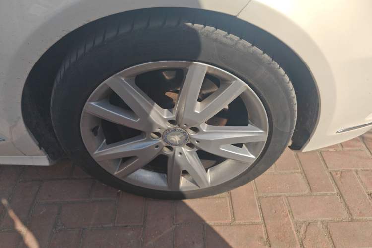 Used Mercedes-Benz CLS 2012 CLS 300 CGI Right Front Wheel Hub