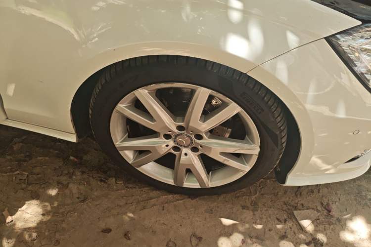 Used Mercedes-Benz CLS 2012 CLS 300 CGI Right Front Wheel Hub