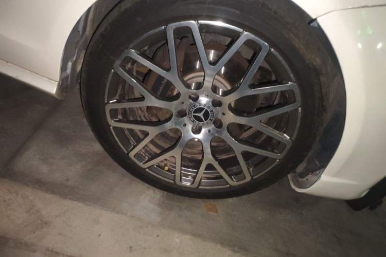 Used Mercedes-Benz CLS 2012 CLS 350 CGI Right Front Wheel Hub