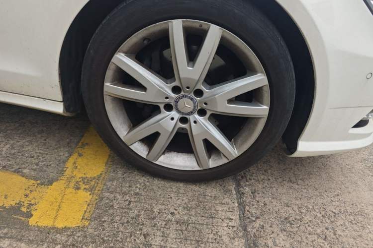 Used Mercedes-Benz CLS 2012 CLS 300 CGI Right Front Wheel Hub
