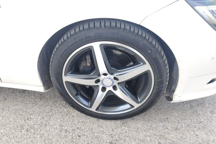 Used Mercedes-Benz CLS 2012 CLS 350 CGI Right Front Wheel Hub