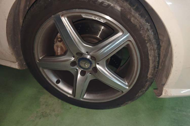 Used Mercedes-Benz CLS 2012 CLS 350 CGI Right Front Wheel Hub