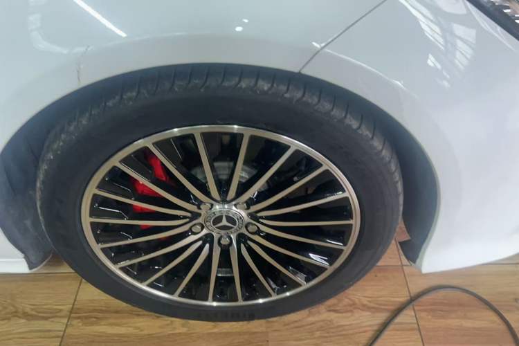 Used Mercedes-Benz CLS 2012 CLS 300 CGI Right Front Wheel Hub
