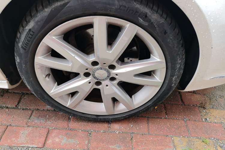 Used Mercedes-Benz CLS 2012 CLS 300 CGI Right Front Wheel Hub