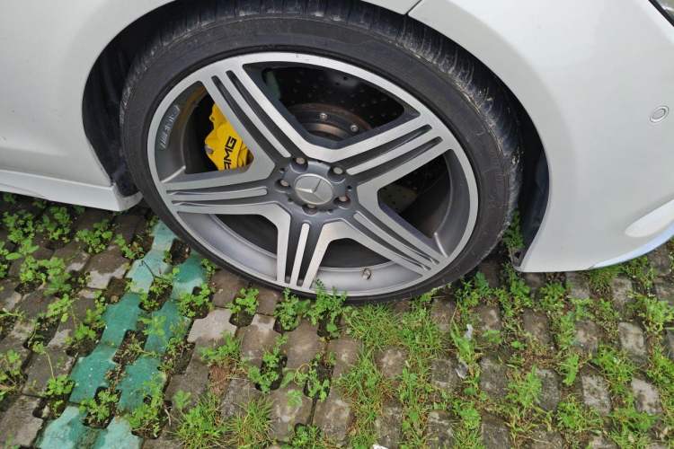 Used Mercedes-Benz CLS 2012 CLS 300 CGI Right Front Wheel Hub