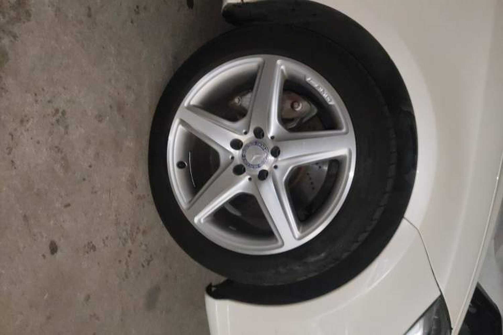 Used Mercedes-Benz CLS 2012 CLS 350 CGI Right Front Wheel Hub