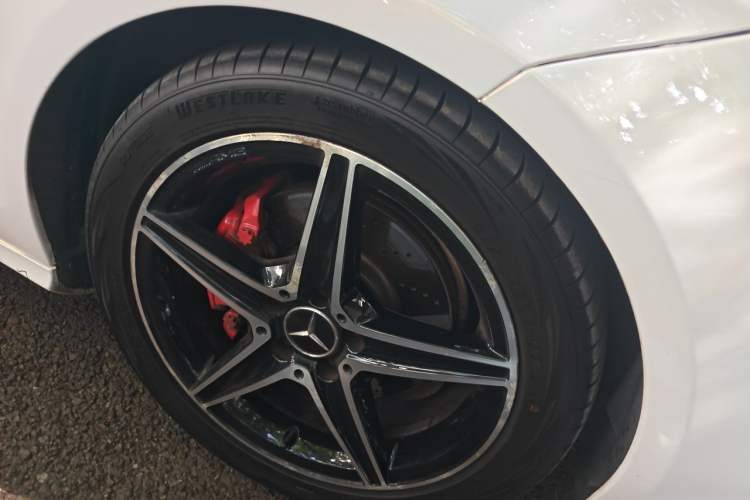 Used Mercedes-Benz CLS 2012 CLS 300 CGI Right Front Wheel Hub