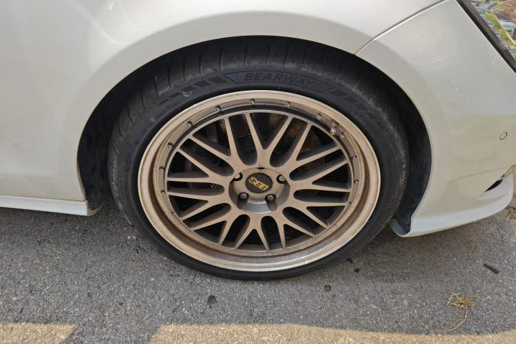 Used Mercedes-Benz CLS 2012 CLS 300 CGI Right Front Wheel Hub