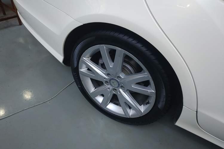 Used Mercedes-Benz CLS 2012 CLS 300 CGI Right Rear Wheel Hub