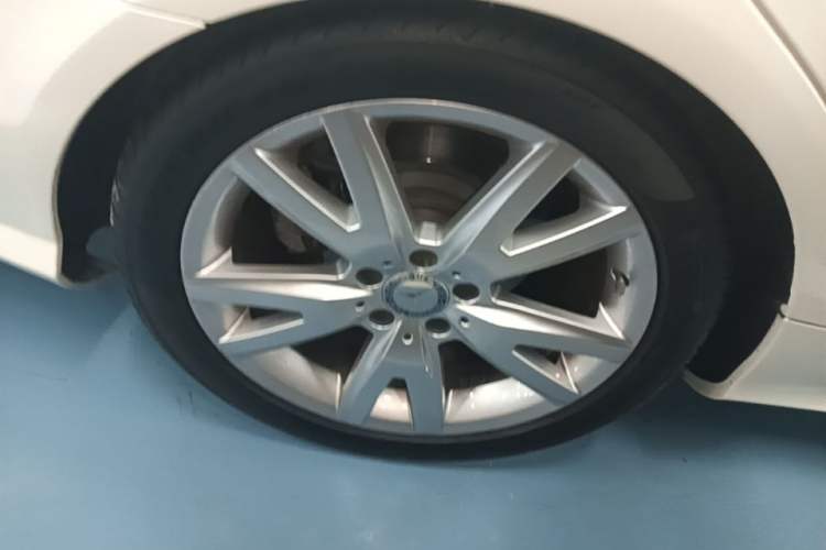 Used Mercedes-Benz CLS 2012 CLS 300 CGI Right Rear Wheel Hub