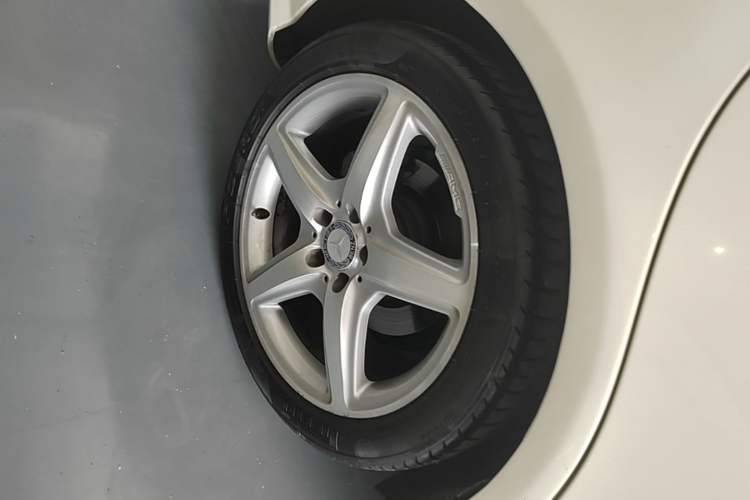 Used Mercedes-Benz CLS 2012 CLS 350 CGI Right Rear Wheel Hub
