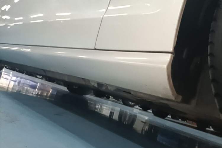 Used Mercedes-Benz CLS 2012 CLS 300 CGI Right Side Sill