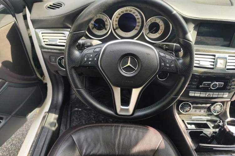 Used Mercedes-Benz CLS 2012 CLS 300 CGI Steering Wheel