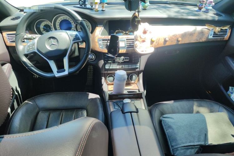 Used Mercedes-Benz CLS 2013 CLS 350 Shooting Brake Fashion Edition Center Console