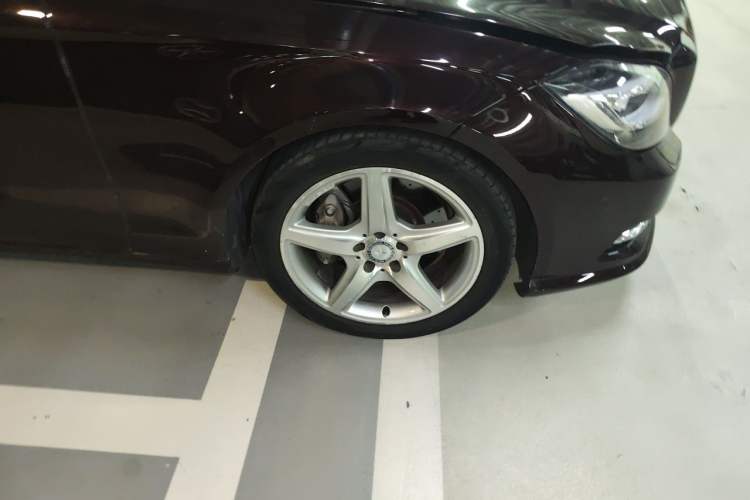 Used Mercedes-Benz CLS 2013 CLS 350 Shooting Brake Fashion Edition Right Front Wheel Hub